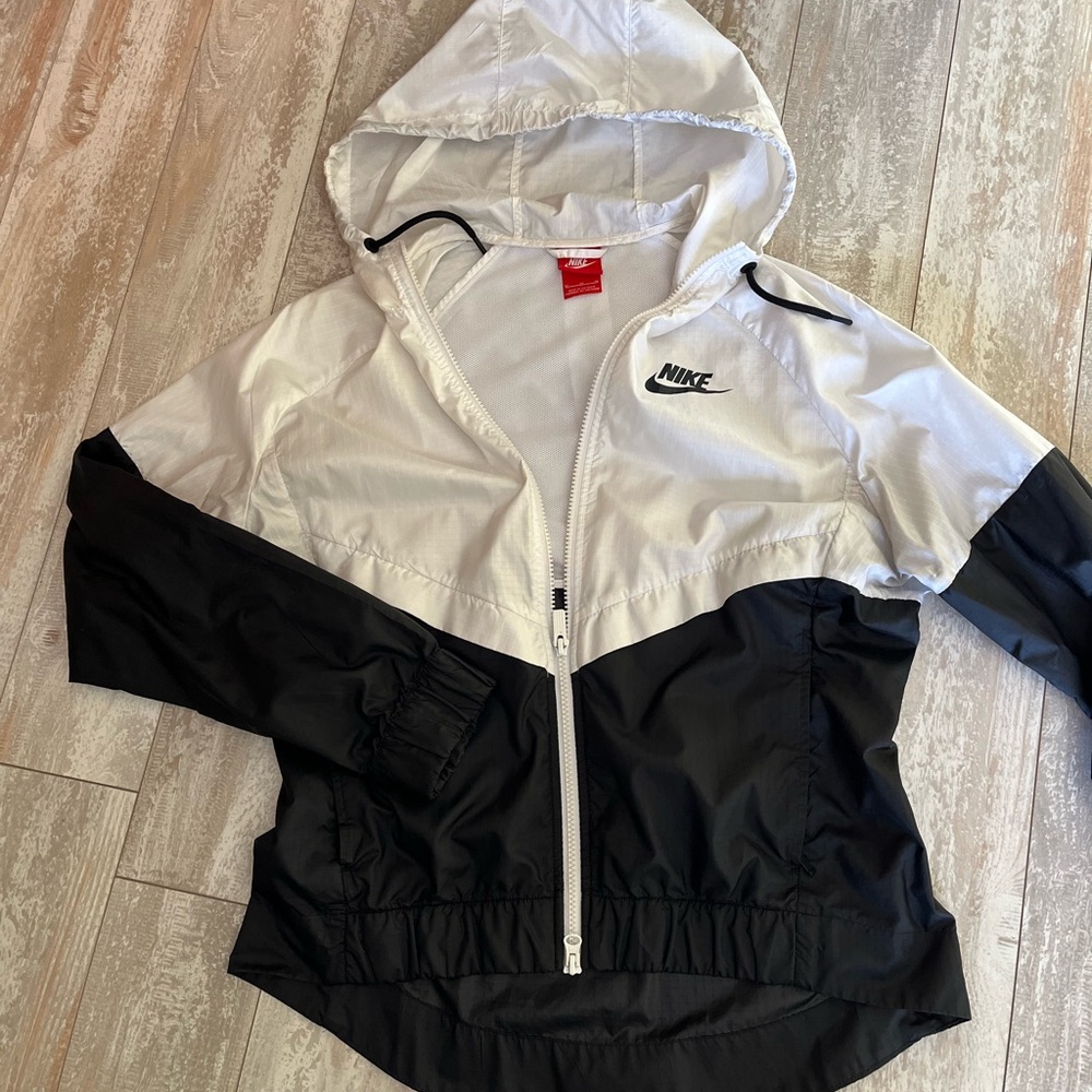 Nike hooded windbreaker